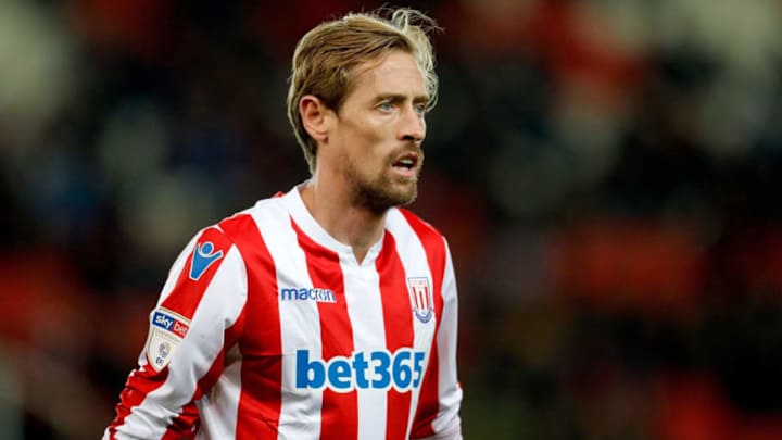 La original manera con la que el Burnley le ha dado la bienvenida a Peter Crouch
