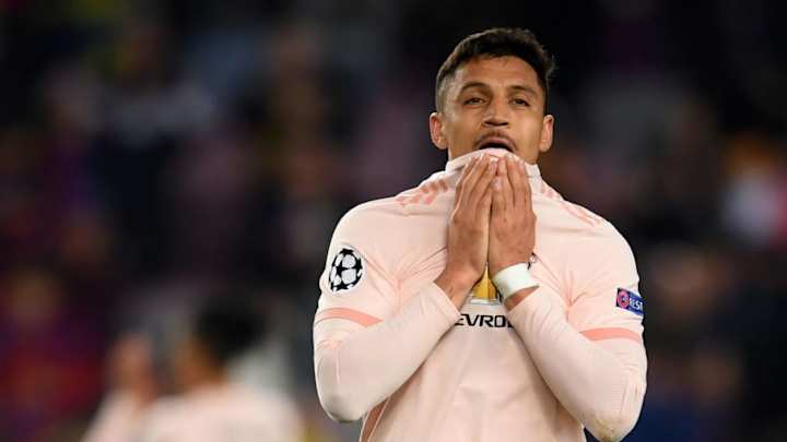 La reacción de Alexis Sánchez tras la ovación recibida en el Camp Nou