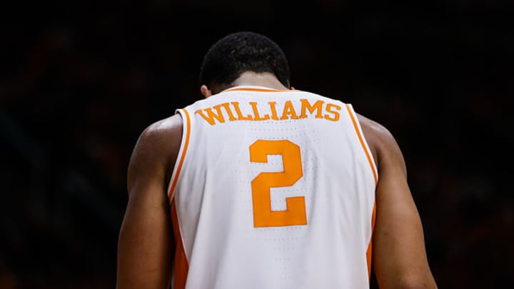 Grant Williams Perfect From Free Throw Line, Scores 43 Points as No. 1 Tennessee Beats Vanderbilt Grant Williams Perfect From Free Throw Line, Scores 43 Points as No. 1 Tennessee Beats Vanderbilt