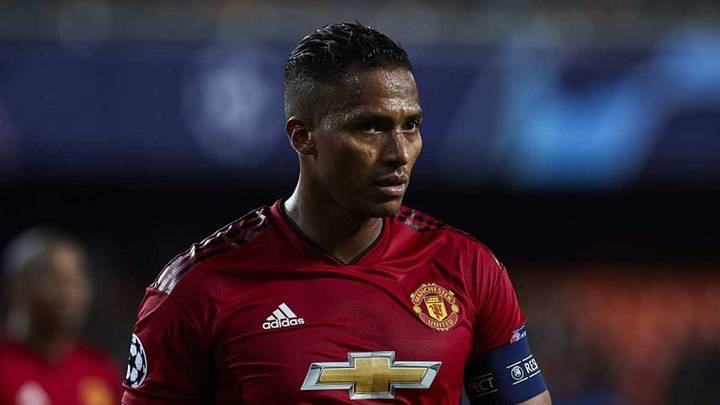 Man Utd Captain Antonio Valencia Rejects Deadline Day Move to Newcastle or Fulham