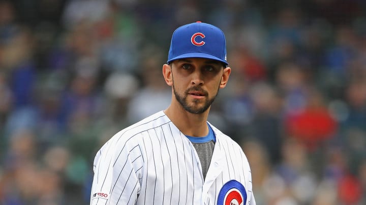 Cubs' Steve Cishek Carted Off the Field After Hit in Knee During Warmups