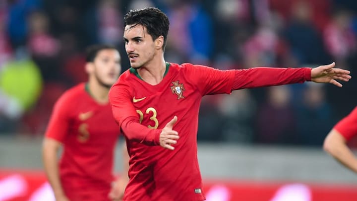 Cruz Azul habría ya acordado con Chaves de Portugal el pase de Stephen Eustáquio Cruz Azul habría ya acordado con Chaves de Portugal el pase de Stephen Eustáquio