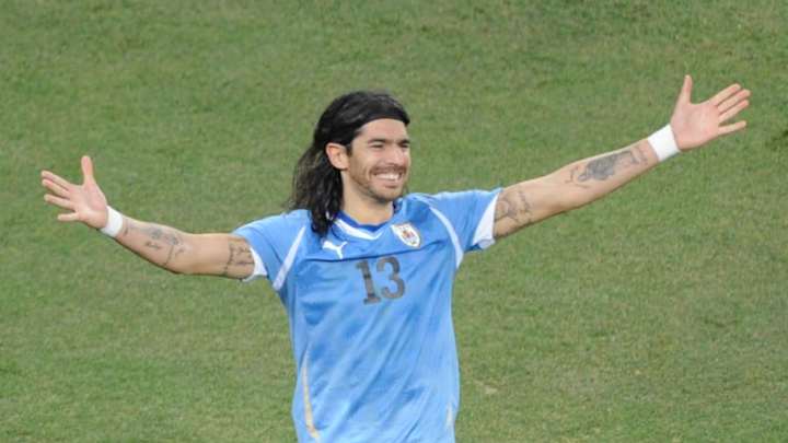Report: After Playing for 31 Clubs, Sebastián Abreu Retires