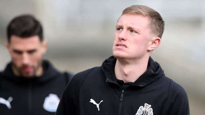 Newcastle United Starlet Sean Longstaff Set to See Specialist After Suffering Worrying Knee Injury