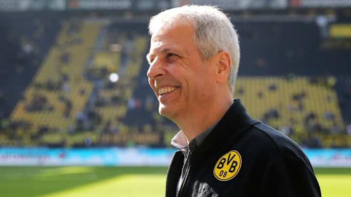 Lucien Favre Praises Borussia Dortmund for Taking 'Risk' in Late Win Against Wolfsburg Lucien Favre Praises Borussia Dortmund for Taking 'Risk' in Late Win Against Wolfsburg