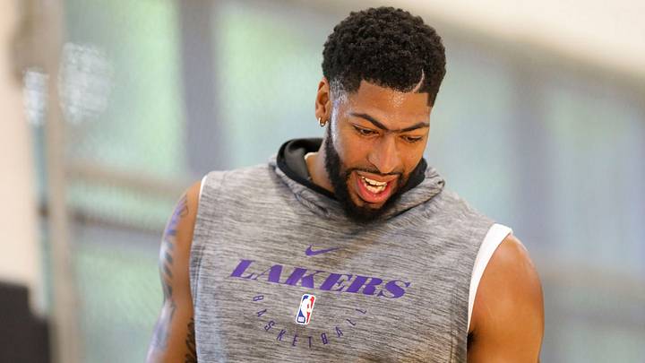 Lakers' Anthony Davis Wants to Win Defensive Player of the Year Lakers' Anthony Davis Wants to Win Defensive Player of the Year