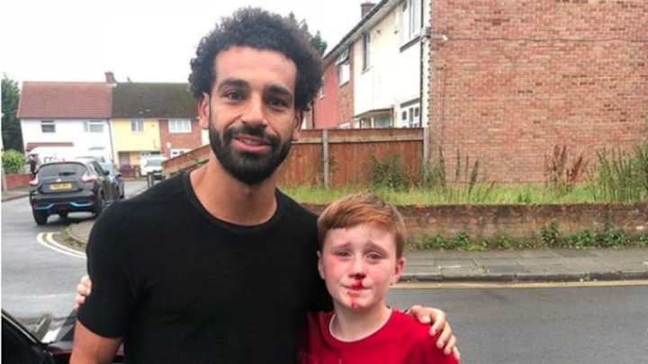 El niño que se rompió la nariz buscando una foto con Salah