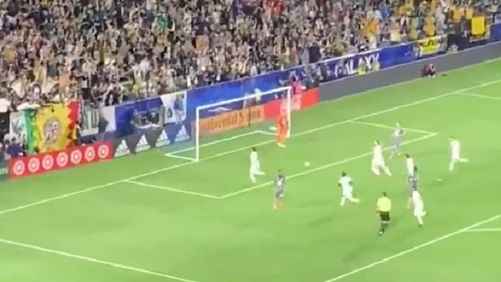 VIDEO: Jonathan dos Santos adelantó al Galaxy al cobrar este penal con maestría VIDEO: Jonathan dos Santos adelantó al Galaxy al cobrar este penal con maestría