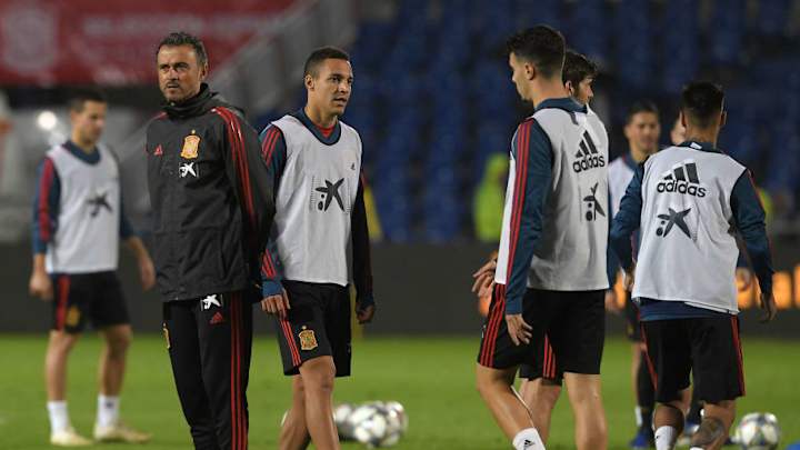 Luis Enrique hace terapia grupal y se lleva a la selección a un 'laser tag'