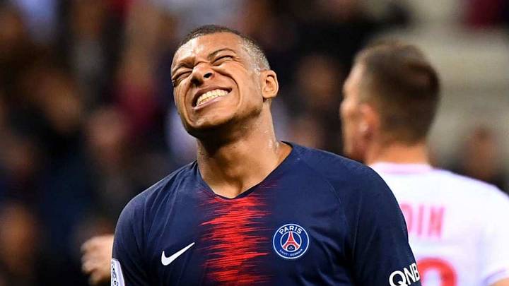 El padre de Mbappé quiere sacarlo del Paris Saint Germain