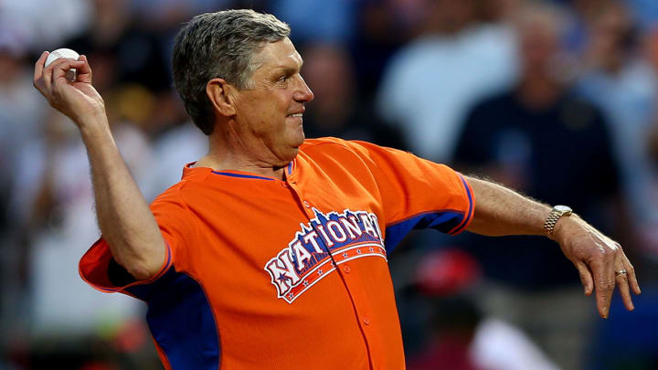 Hall of Fame Pitcher Tom Seaver Diagnosed With Dementia, to Retire From Public Life