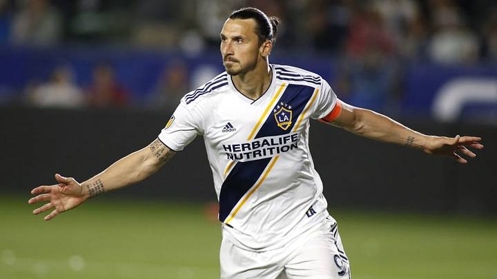 Ibrahimovic se postula para ser el nuevo Agente 007 en la próxima película de James Bond Ibrahimovic se postula para ser el nuevo Agente 007 en la próxima película de James Bond