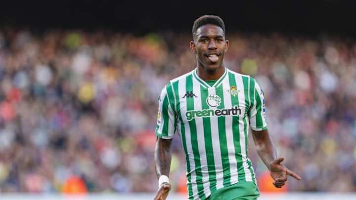 Junior Firpo es lo que necesitaba Jordi Alba