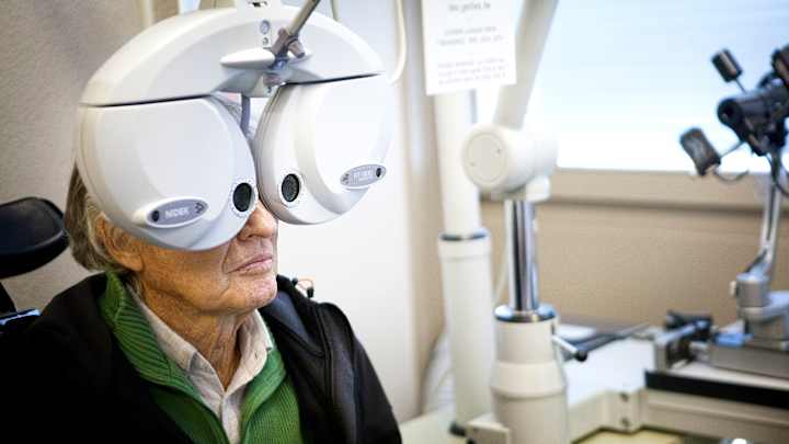 Eye Doctors Are Offering NFL Officials Free Eye Exams, Glasses After Rams-Saints Debacle Eye Doctors Are Offering NFL Officials Free Eye Exams, Glasses After Rams-Saints Debacle