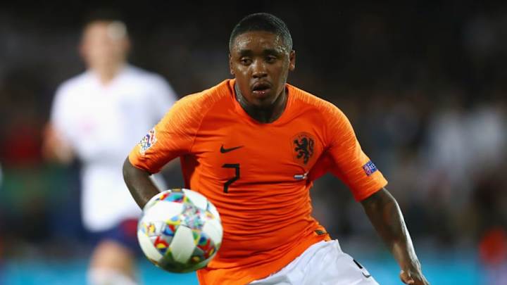 PSV Winger Steven Bergwijn Willing to Wait for Bayern Munich to Make Their Move