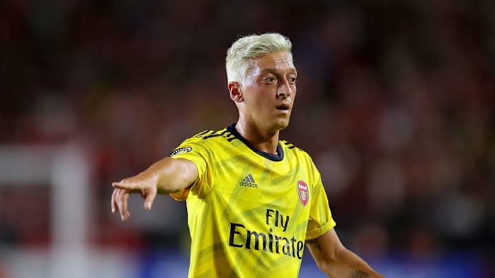 VÍDEO | Kolasinac se enfrentó a dos ladrones que querían robarle la camioneta a Ozil