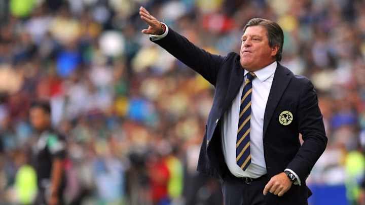 ​Miguel Herrera le tira un dardo a Tomás Boy