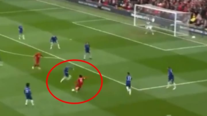 VÍDEO | El golazo de Mohamed Salah al Chelsea que le dio vida al Liverpool