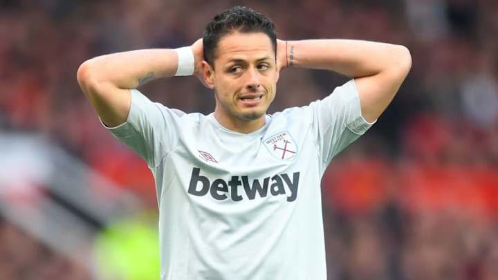 Chicharito Admits He's Seeking a Move Away From West Ham