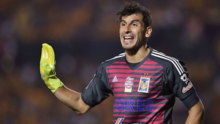 Nahuel Guzmán justifica el codazo que le dio a Édgar Méndez