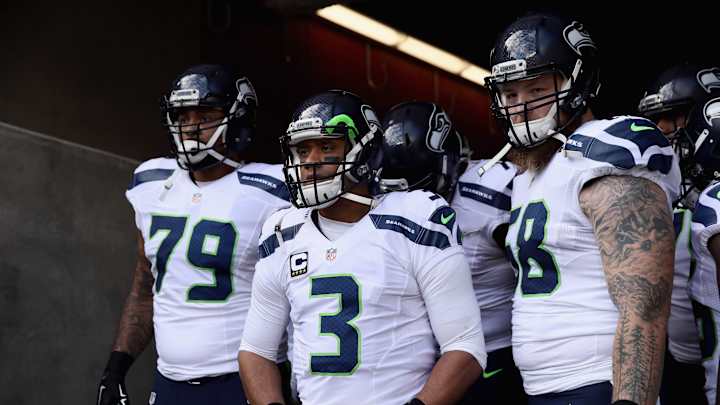 Report: Russell Wilson Gifts Seahawks Offensive Linemen $12,000 in Amazon Stock
