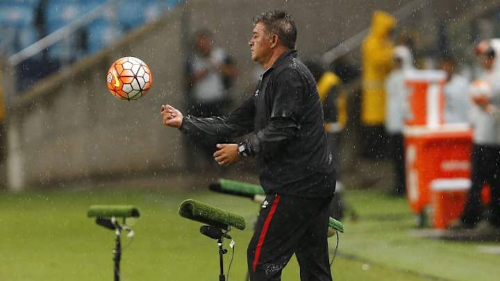 Claudio Borghi: "Si las cosas se hacen mal desde el inicio, es mejor quedar afuera en primera ronda"