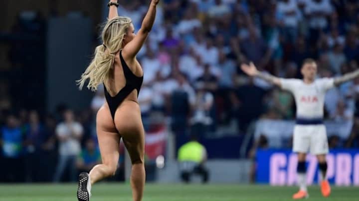 VÍDEO | El momento en el que una mujer invadió el campo de juego en la final de la Champions