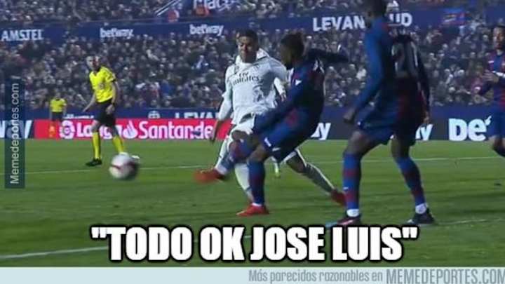Los mejores 'memes' del penalti a Casemiro, el malentendido Kepa-Sarri y más