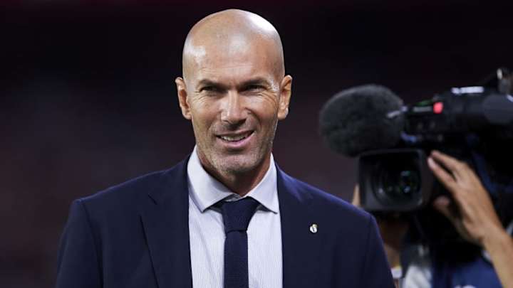 Zidane felicitó a sus jugadores después de la 'rajada' tras el partido contra el PSG