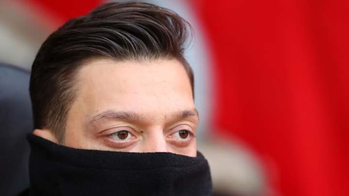 Arsenal Legend Emmanuel Petit Believes Mesut Ozil Has Lost Motivation to Play Football