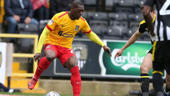 Futbolista inglés decidió 'colgar las botas' por recibir acoso y racismo Futbolista inglés decidió 'colgar las botas' por recibir acoso y racismo