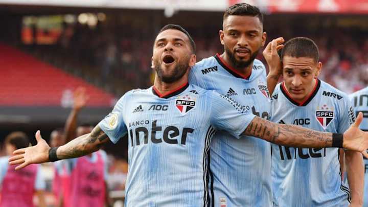 Dani Alves admite que pudo volver al Barça este verano