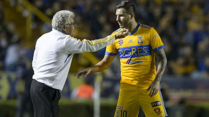 El 'Tuca' defiende a Gignac y lo compara con Martín Palermo