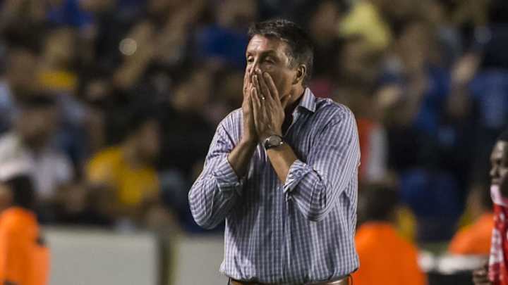 Robert Siboldi pasó de las mieles del campeonato a la amargura del descenso en menos de un año