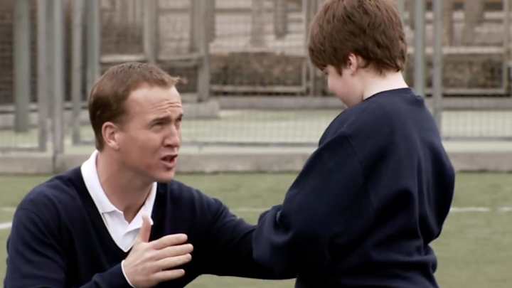 A Child Actor’s Parent Begged Peyton Manning to Peg Their Kid During That Classic SNL Sketch A Child Actor’s Parent Begged Peyton Manning to Peg Their Kid During That Classic SNL Sketch