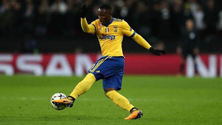 AC Milan to Battle Serie A Rivals Inter in Race to Sign Juventus Defender Kwadwo Asamoah