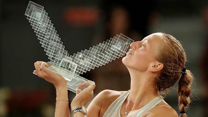 Kvitova Outlasts Bertens for Third Madrid Open title