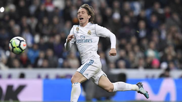 Arsenal Target Former Spurs Midfielder as Replacement for Long-Term Absentee Santi Cazorla