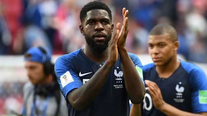 Umtiti se burla de sí mismo con un meme después de cometer penalti contra Australia Umtiti se burla de sí mismo con un meme después de cometer penalti contra Australia