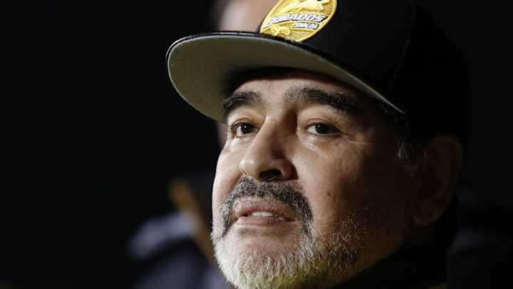 RESPUESTAS ÉPICAS | Divertida entrevista a Maradona en México