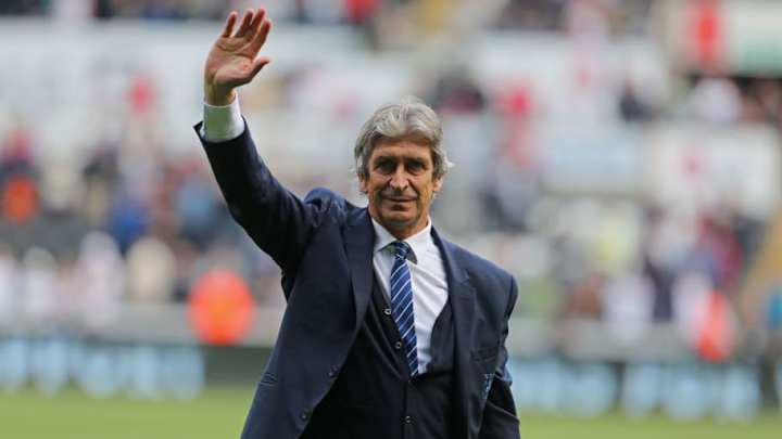 Manuel Pellegrini Looking to Offload Four First Team Players to Raise Funds at West Ham
