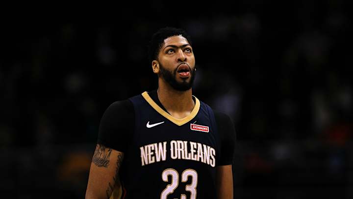 Anthony Davis Leaves Pelicans-Clippers With Apprent Rib Injury