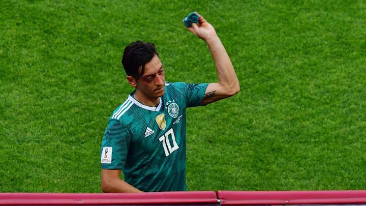Arsenal's Mesut Özil Embroiled in Furious Row With Germany Supporters After Dramatic World Cup Exit
