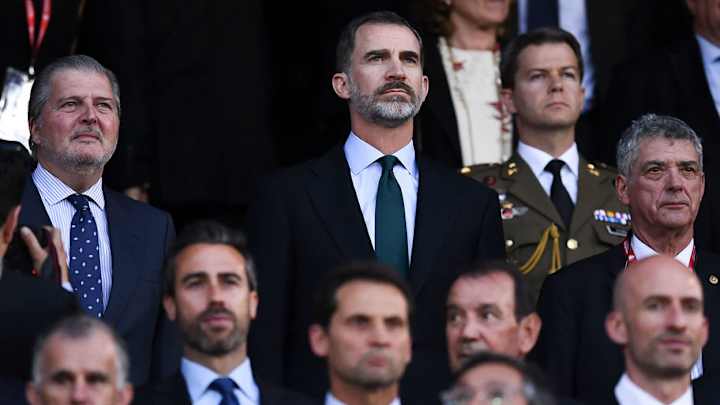 Recogen firmas para que suene el himno de España con letra de Marta Sánchez en la final de la Copa