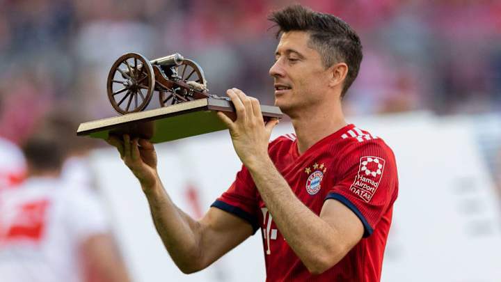 Chelsea & Man Utd Make Contact With Robert Lewandowski's Agent Amid Rumours of Bayern Exit