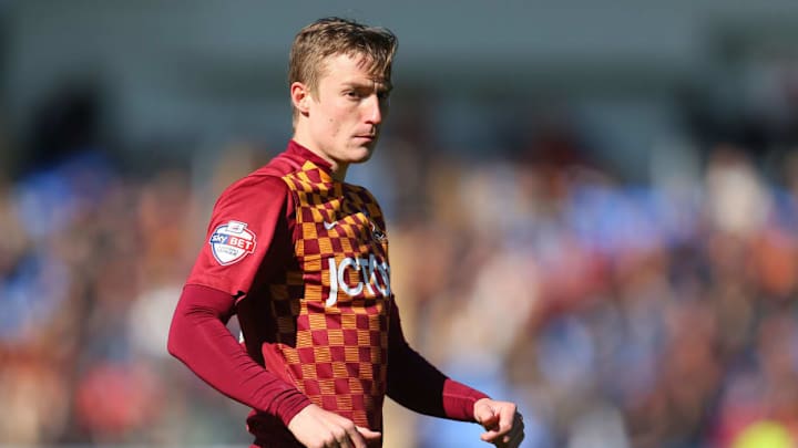 Bolton Defender Stephen Darby Retires at 29 Due to Motor Neurone Disease Diagnosis