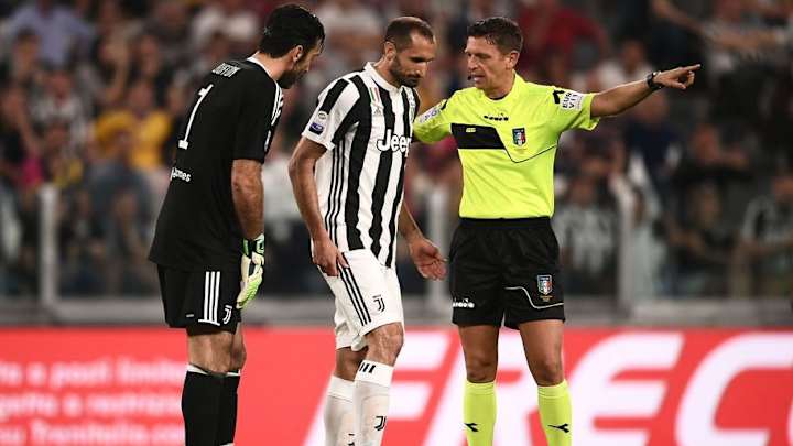 Juventus Provide Injury Update on Giorgio Chiellini After Key Defender Limped Out of Napoli Loss Juventus Provide Injury Update on Giorgio Chiellini After Key Defender Limped Out of Napoli Loss