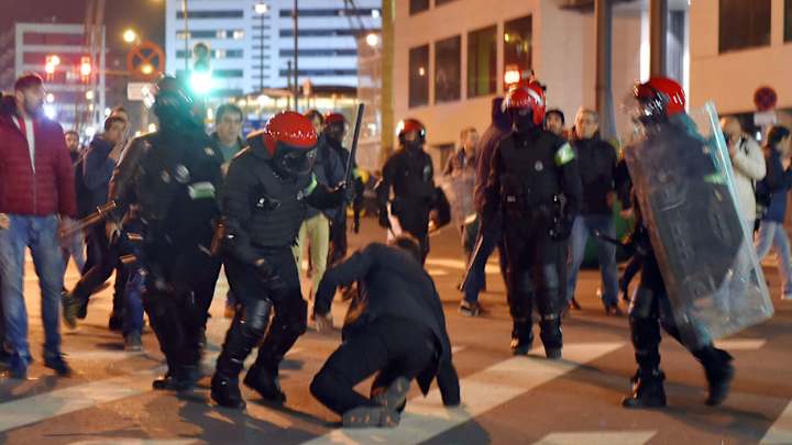 Police Officer Dies of Heart Attack After Spartak Moscow, Athletic Bilbao Fan Riot Police Officer Dies of Heart Attack After Spartak Moscow, Athletic Bilbao Fan Riot