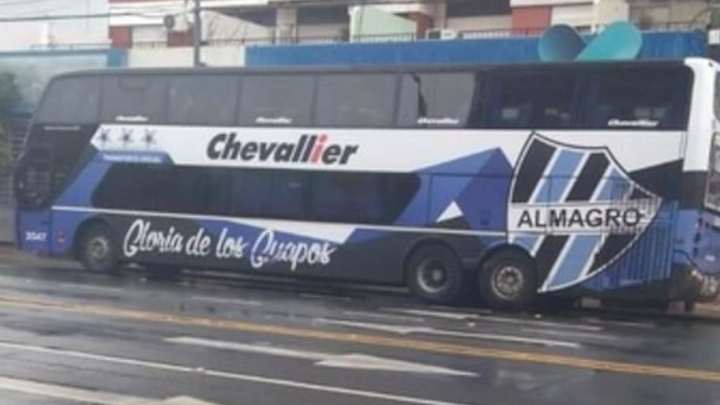 ADMIRABLE | El gesto del plantel de Almagro con un hincha que no tenía dinero para viajar a verlo ADMIRABLE | El gesto del plantel de Almagro con un hincha que no tenía dinero para viajar a verlo