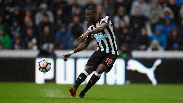 Newcastle United Goalkeeper Questions Why Rafa Benitez Refuses to Play Defensive Star